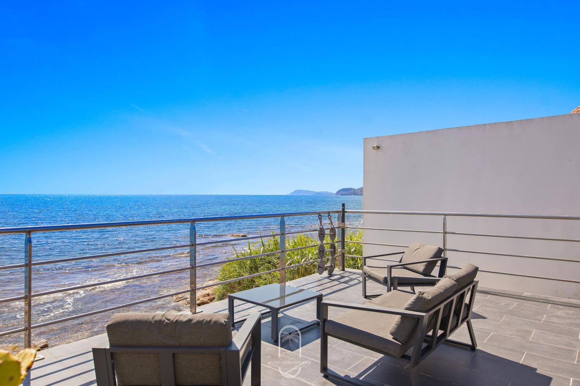 Maison Sur L'Eau-Hyeres-Almanarre-Parkings Clim Wifi By Hc Dış mekan fotoğraf