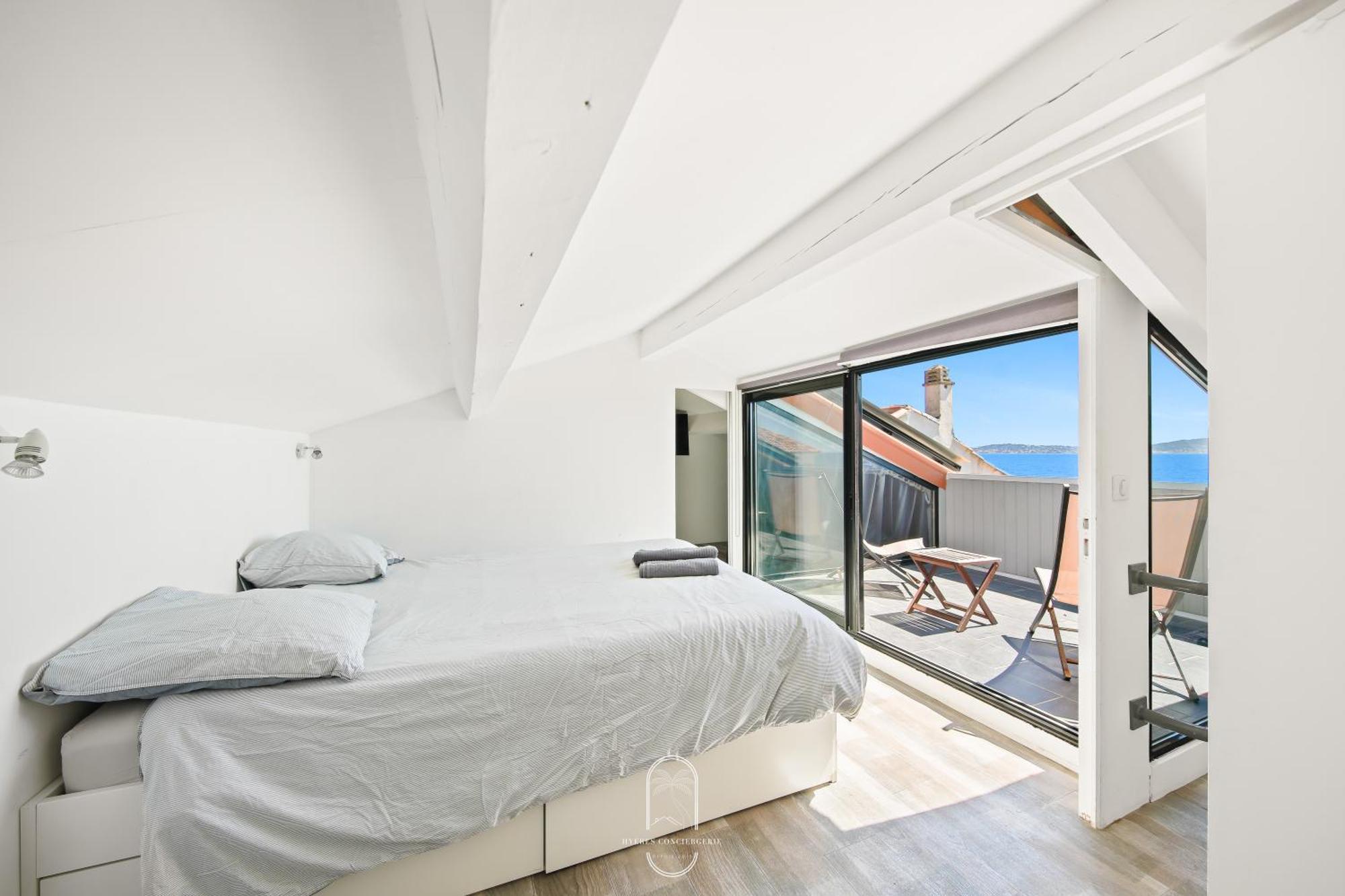 Maison Sur L'Eau-Hyeres-Almanarre-Parkings Clim Wifi By Hc Dış mekan fotoğraf
