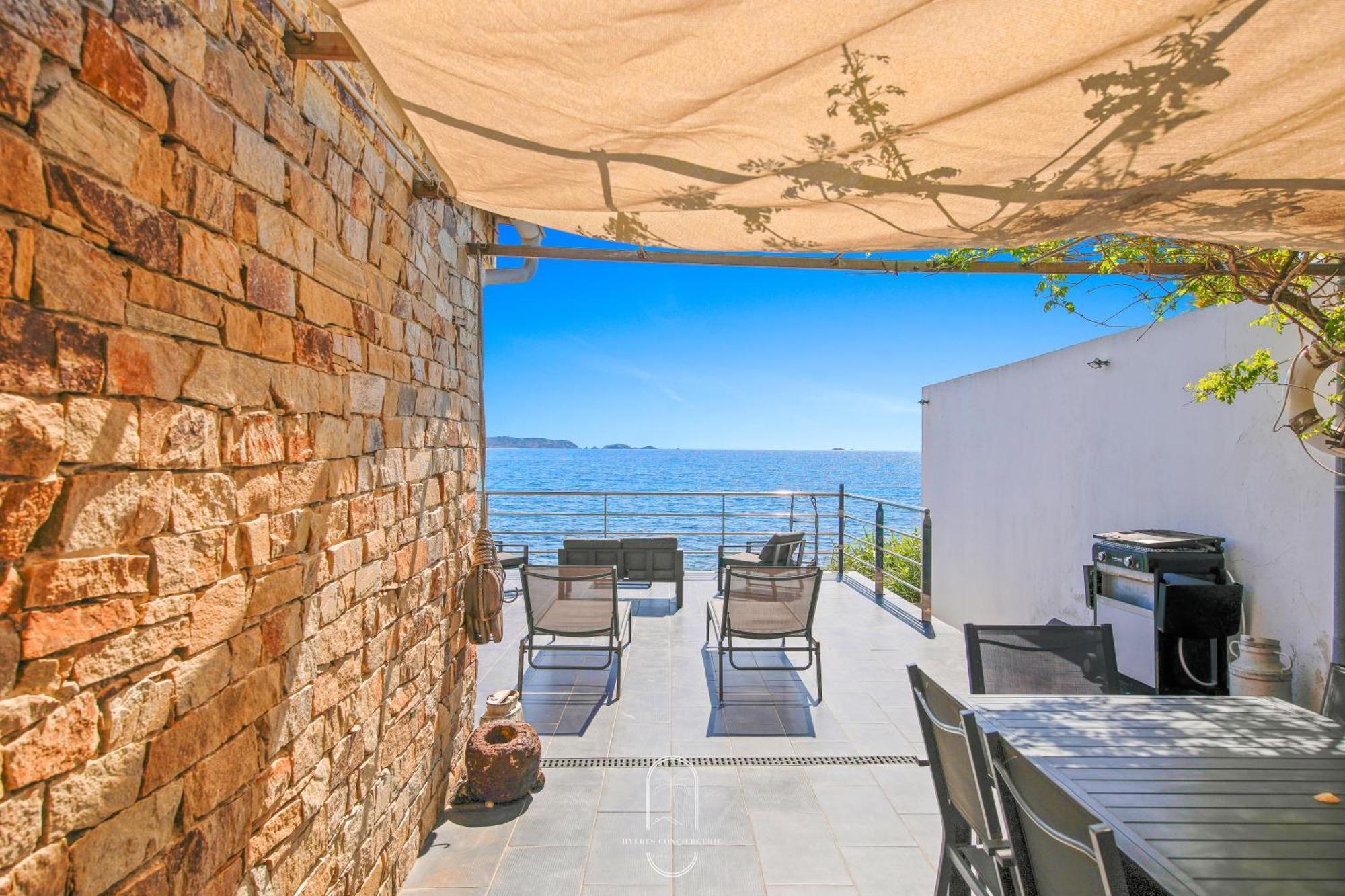 Maison Sur L'Eau-Hyeres-Almanarre-Parkings Clim Wifi By Hc Dış mekan fotoğraf