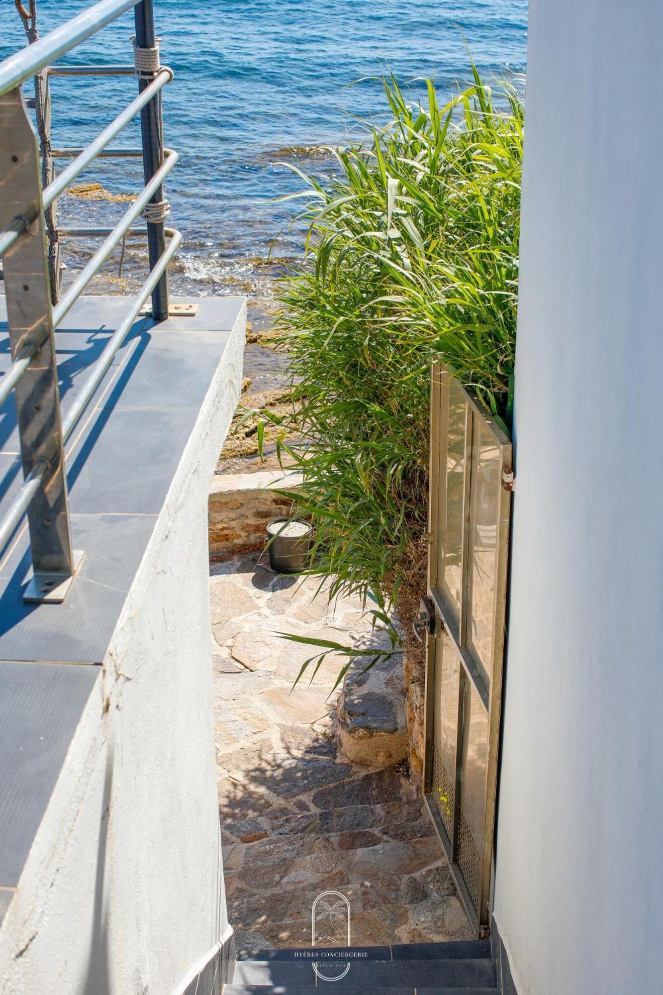 Maison Sur L'Eau-Hyeres-Almanarre-Parkings Clim Wifi By Hc Dış mekan fotoğraf