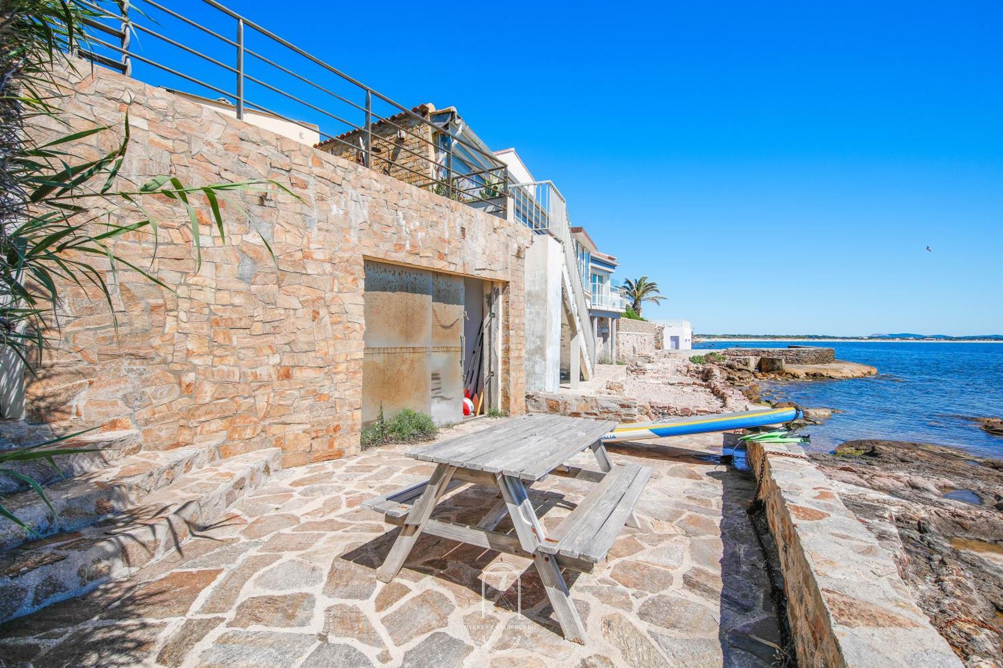 Maison Sur L'Eau-Hyeres-Almanarre-Parkings Clim Wifi By Hc Dış mekan fotoğraf
