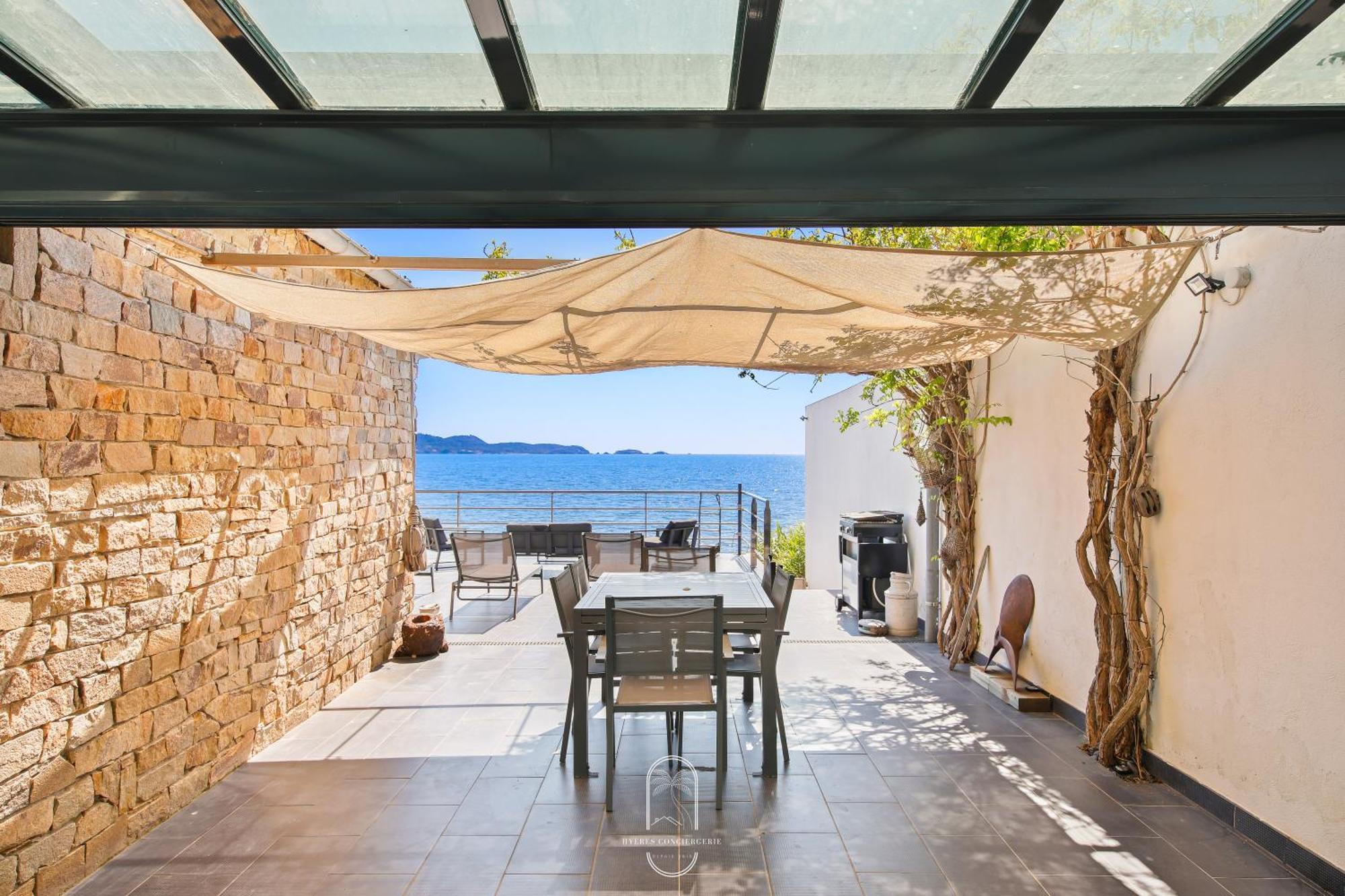 Maison Sur L'Eau-Hyeres-Almanarre-Parkings Clim Wifi By Hc Dış mekan fotoğraf